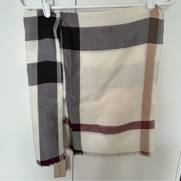 Authentic Burberry Checker Scarf - Picture 1 of 4